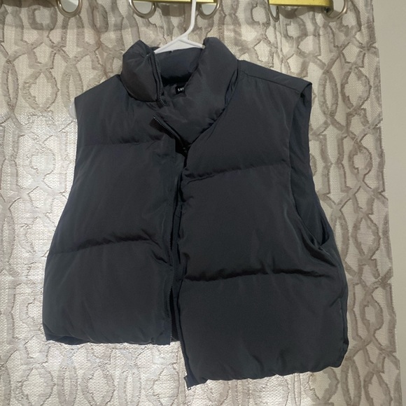 Vest - Picture 1 of 3